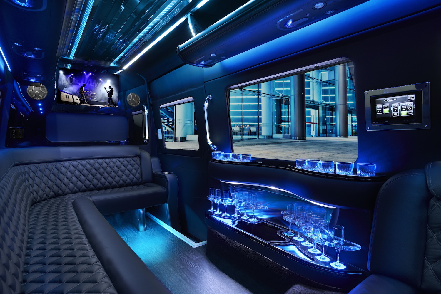  Limo service in Lincoln Ma